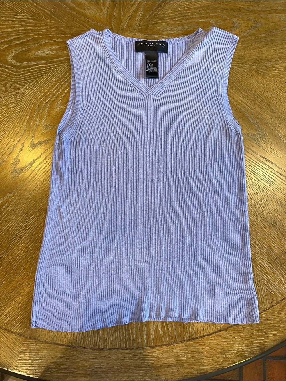 100% silk Lavender Ribbed V-Neck Knit Tank Top Blouse Large grannycore whimsical